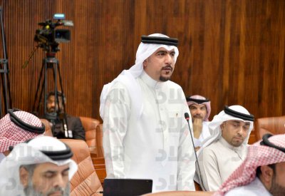 البناي لـ “النعيمي”: مسؤولو وزارتك يهددون المعلمين