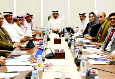 “مرافق النواب” توافق على اقتراح بوقف الباعة الجائلين الأجانب