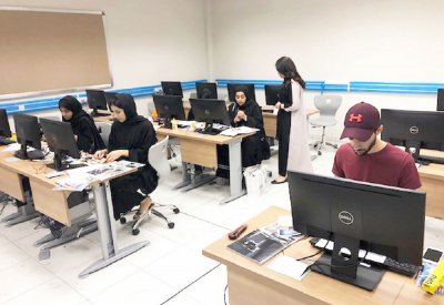 ورش تصميم جرافيكي في “البحرين للتدريب”