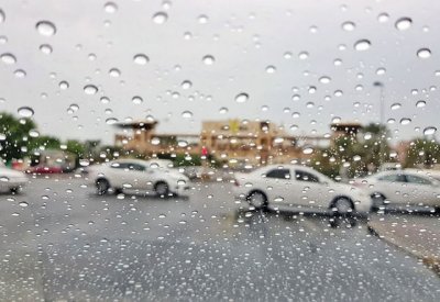 “المرور” تنصح بتخفيف السرعة لدى تساقط الأمطار