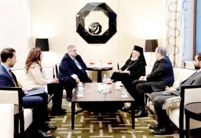 وزير الخارجية يستقبل المطران صيقلي