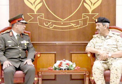 مناقشة تعزيز التعاون العسكري مع مصر