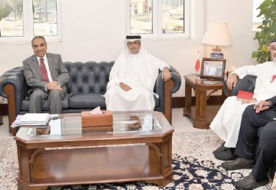 خلف: السعي لتطوير وتحسين الخدمات والقدرات في “البلديات”