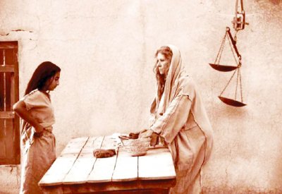 الفنانة الإماراتية فاطمة الطائي: المرأة لا تحتاج إلى السينما لنصرتها