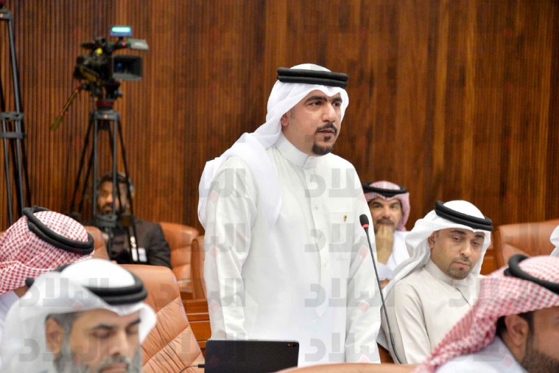 البناي لـ “النعيمي”: مسؤولو وزارتك يهددون المعلمين