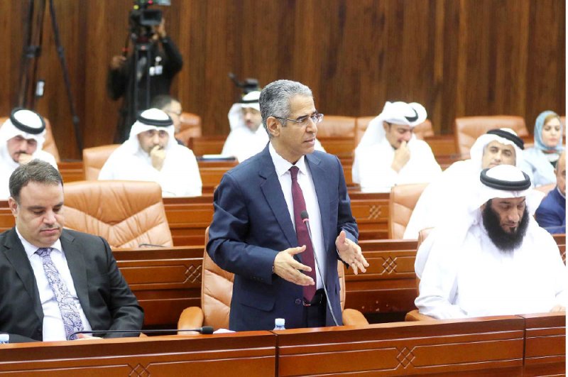 النواب يتمسكون بزيادة رواتب موظفي الحكومة 20 %