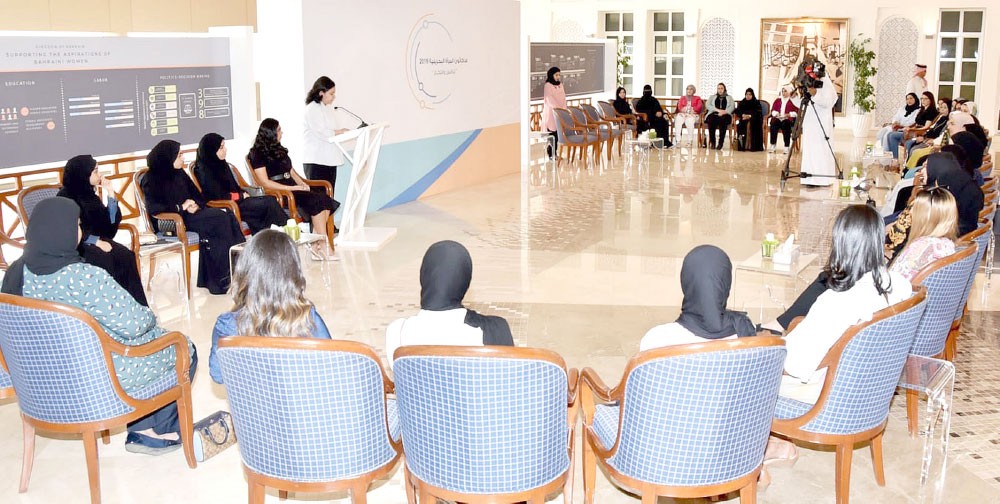 الأنصاري: “الأعلى للمرأة” يتبنى مشروع “مرشدك”