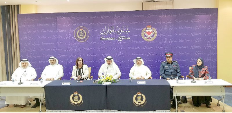 رئيس الجمارك: الإفساح الفوري عبر “المسار الأخضر” للمدرجين بالقائمة