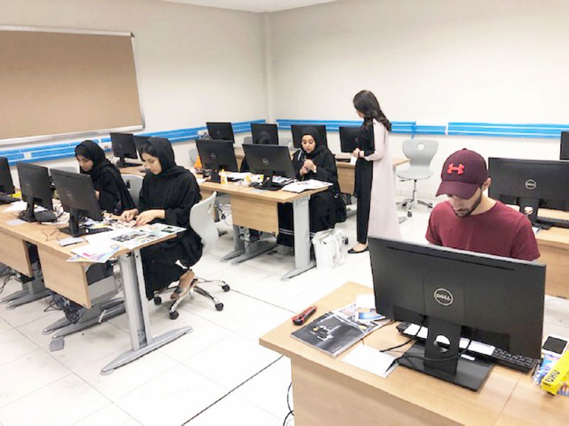 ورش تصميم جرافيكي في “البحرين للتدريب”