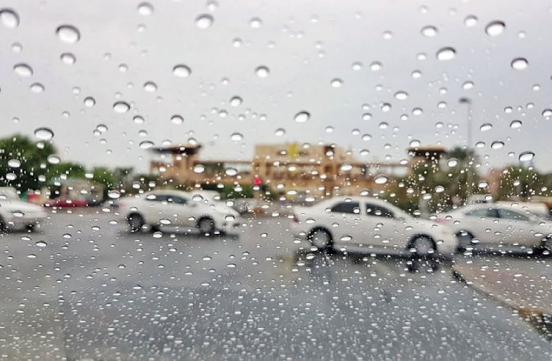 “المرور” تنصح بتخفيف السرعة لدى تساقط الأمطار