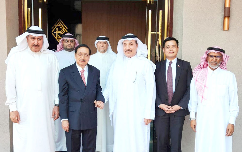 أجيلوس يشيد بموقع البحرين مركزًا إقليميًا للتدريب