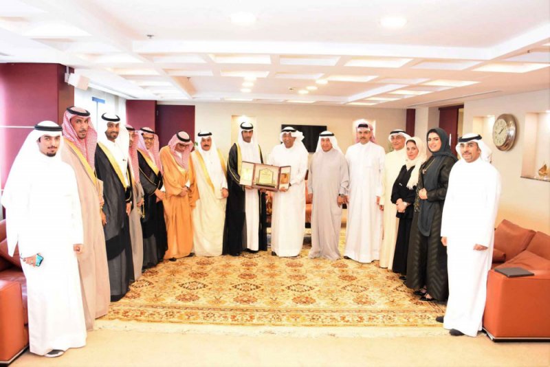 “الغرفة” و“الخليج الاقتصادية” تبحثان تعزيز الشراكة