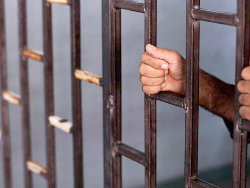 سجن صاحب مؤسسة 6 أشهر لتزويره عقد عمل بـ50 دينارا