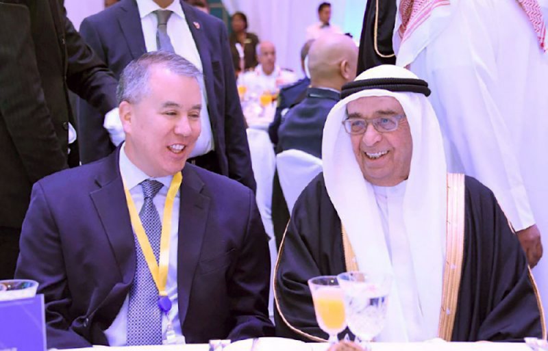 نيابة عن سمو ولي العهد... محمد بن مبارك يفتتح أعمال المنتدى