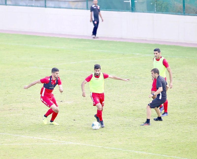 استدعاء محمد عادل بديلاً لإسماعيل عبداللطيف في خليجي 24