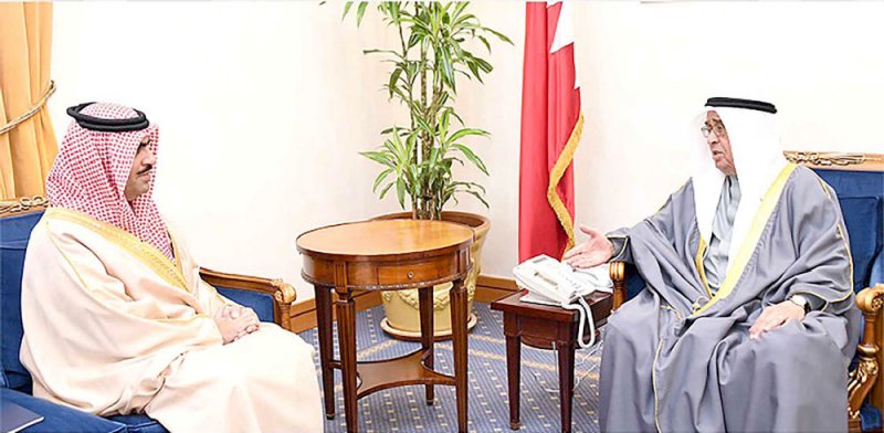 محمد بن مبارك يستقبل سفير البحرين لدى واشنطن