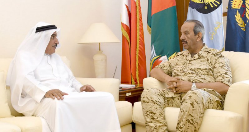 القائد العام يستقبل محمد بن عطية الله