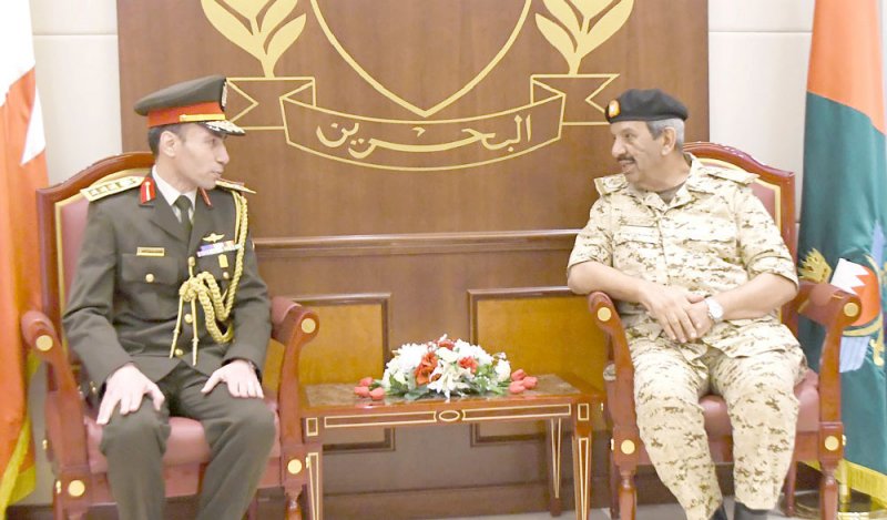 القائد العام يستقبل الملحق العسكري المصري