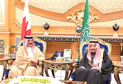 جلالة الملك يصل الرياض مترئسًا وفد المملكة للقمة الخليجية