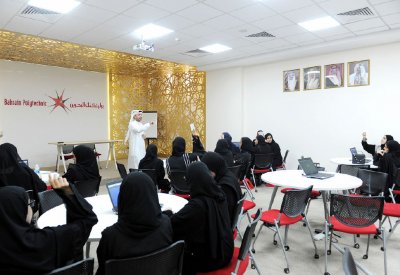 “البوليتكنك” ترشد طالبات الثانوية