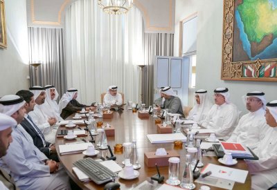 سمو ولي العهد يطلع على مراحل تطوير حقل البحرين وجهوزية منصة الغاز المسال