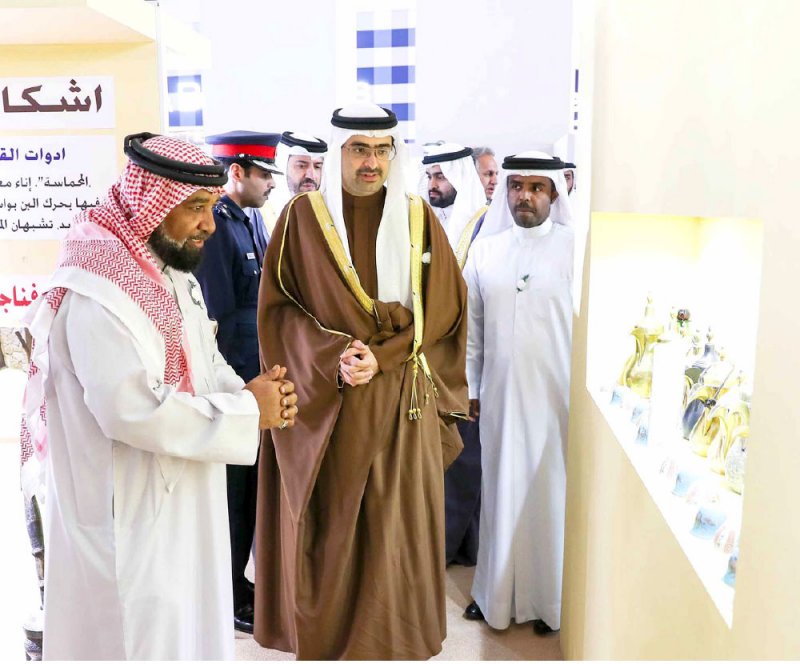 سمو الشيخ خليفة بن علي يفتتح معرض المحافظة الجنوبية التاريخي