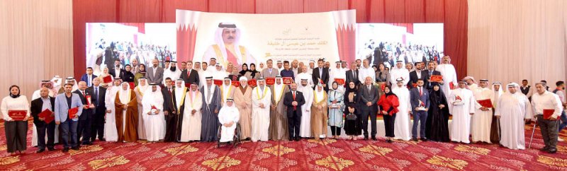 جلالة الملك ينيب وزير العمل لتكريم العمال المجدين