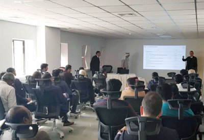 “الإسكان” تستعرض مع 20 مطورا اشتراطات “اللوزي”
