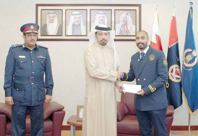 تكريم ضباط بالجمارك وفريق “الدانة الإلكتروني”