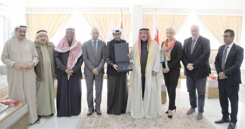 إشادة باهتمام الشباب بالتحصيل العلمي