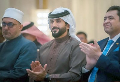 ناصر بن حمد يشيد بدعم جلالة الملك للعمل الخيري والإنساني