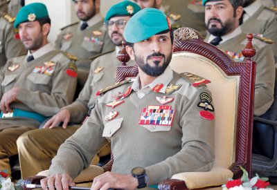 ناصر بن حمد يشيد بالروح المعنوية العالية لخريجي الحرس الملكي