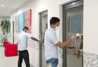 تعقيم جميع مرافق “البوليتكنك”
