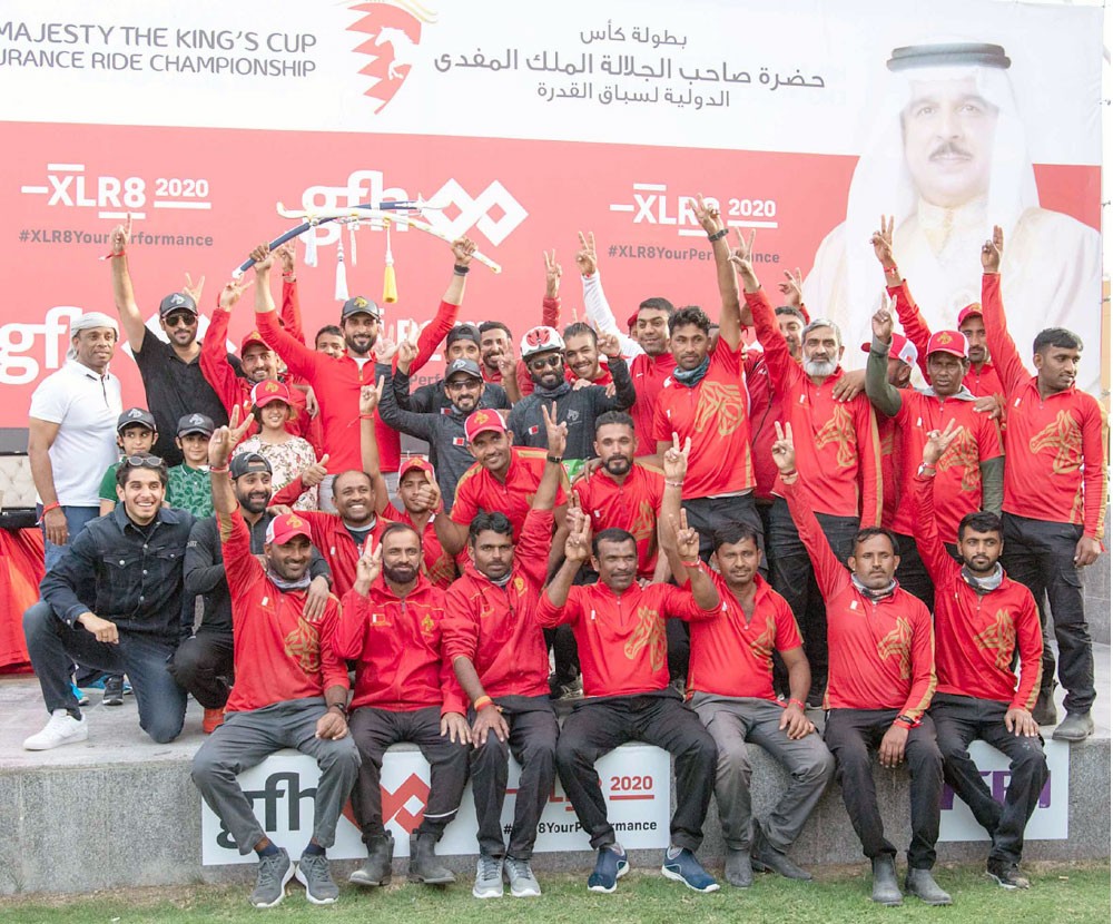 ناصر بن حمد يتوج فارس “فيكتوريوس” سلمان عيسى بطلاً لكأس الملك للقدرة بدعم gfh المالية