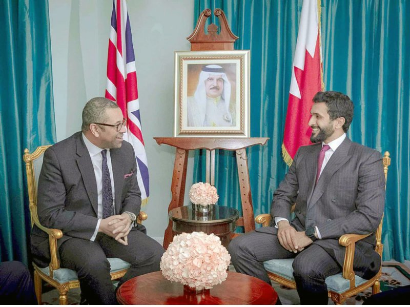 ناصر بن حمد يبحث تعزيز التعاون مع كليفرلي