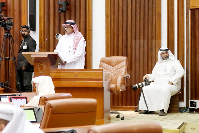 مشكلة المصورين البرلمانيين مستمرة
