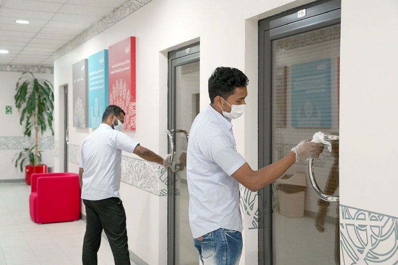 تعقيم جميع مرافق “البوليتكنك”