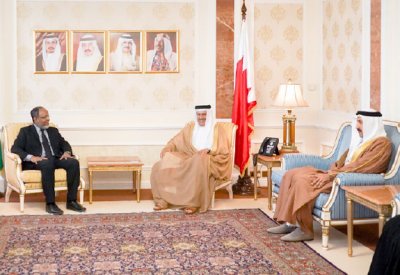 وزير الخارجية يتسلم أوراق اعتماد السفير الجديد