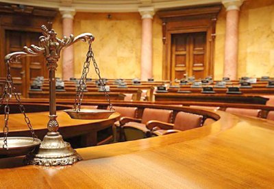سنة ووقف التنفيذ لعربي حرق عين آسيوي بـ “التنر”