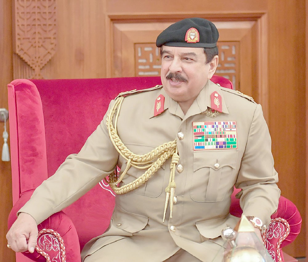 جلالة الملك يستقبل عددًا من كبار أفراد العائلة المالكة