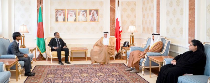 وزير الخارجية يتسلم أوراق اعتماد السفير الجديد