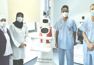 استخدام الروبوتات الطبيـة بأجنحـة العـزل الطبـي