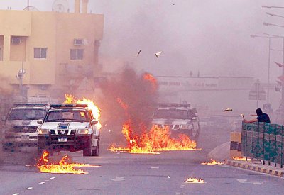 تأييد سجن شاب ألقى “زجاجات مولوتوف” على الشرطة