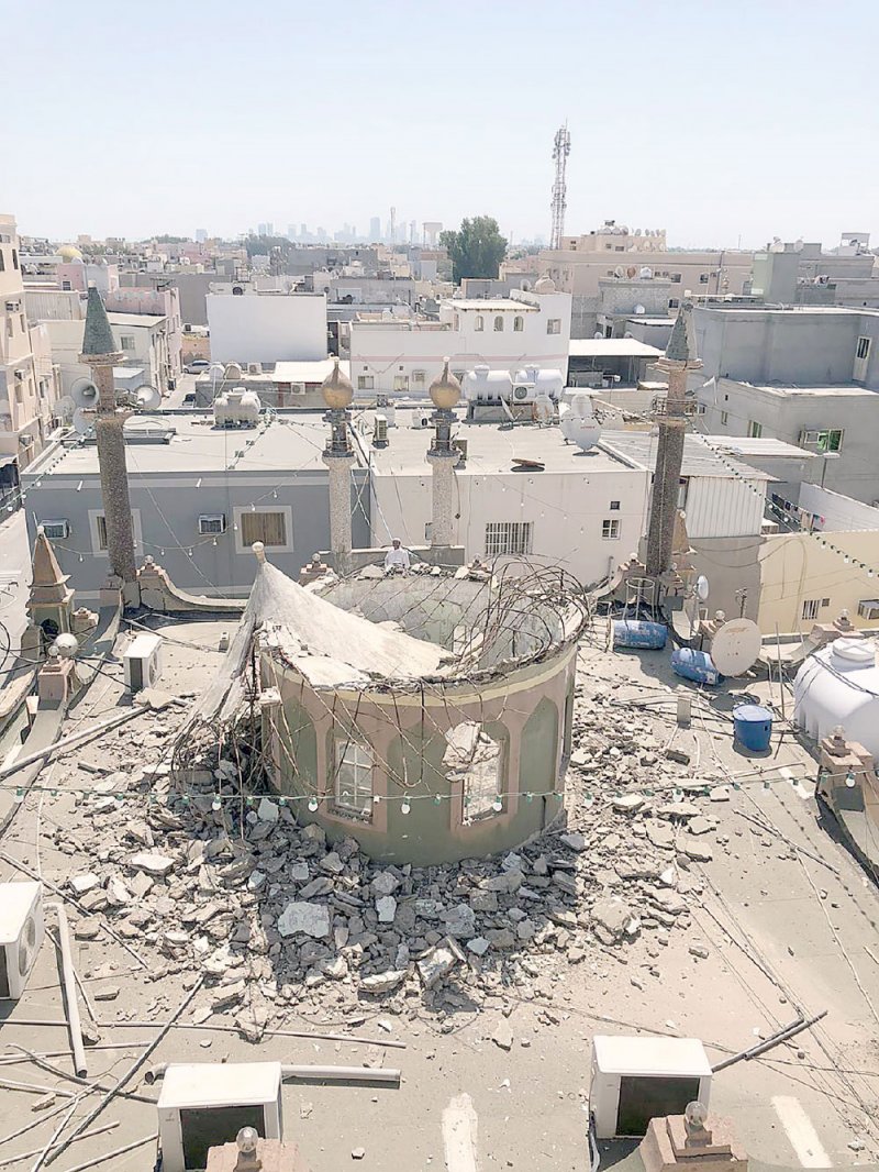 سقوط قبة مأتم الشويخ وتضرر المبنى الرئيس