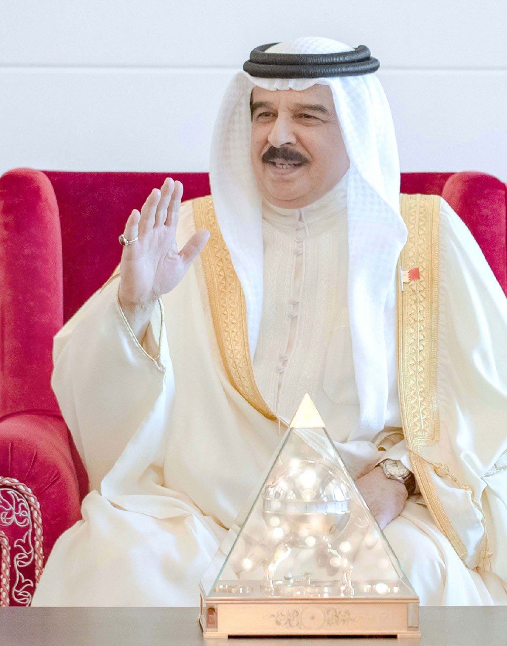 جلالة الملك: دعم الأسرة التجارية والغرفة لمواصلة مساهماتها الفاعلة في خطط التنمية