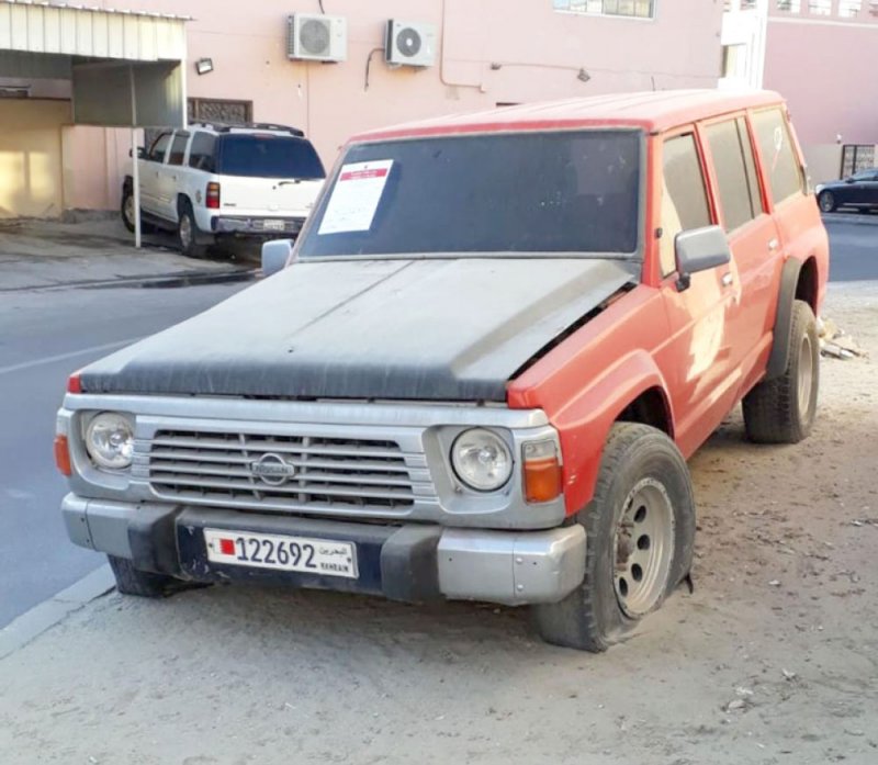 بلدية الجنوبية تخطر أصحاب 150 سيارة مهجورة وخربة