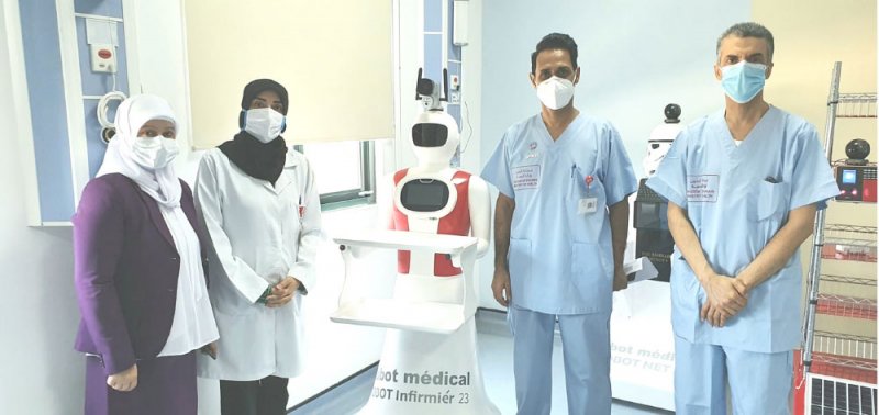 استخدام الروبوتات الطبيـة بأجنحـة العـزل الطبـي