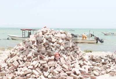 “الزراعة”: لا مخالفات قرب مرفأ عسكر... و“البلاد” تعقب بالصور