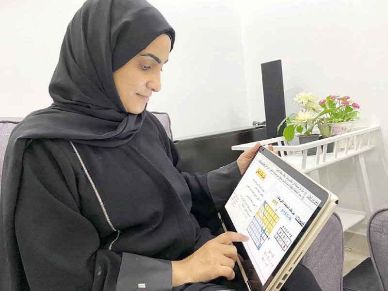 معلمات “العهد الزاهر”: فخورات بمساهمتنا بإكمال العام الدراسي بنجاح