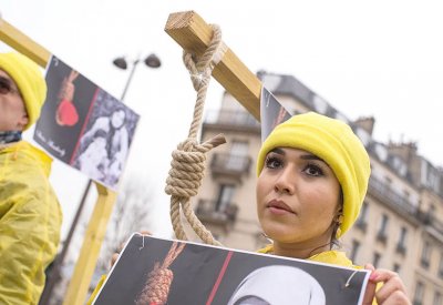 حملة واسعة في إيران ضد شنق المتظاهرين